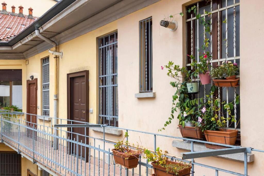 The Italian Design - 10 Minutes To Duomo Apartment Milan Exterior photo