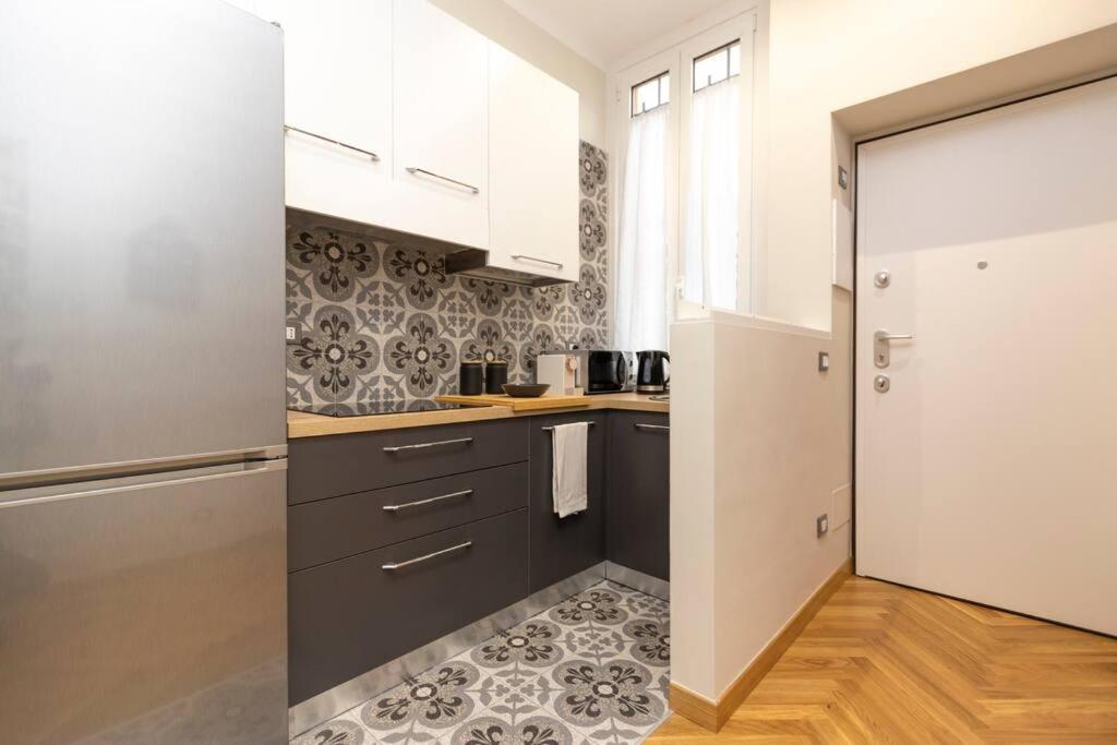 The Italian Design - 10 Minutes To Duomo Apartment Milan Exterior photo