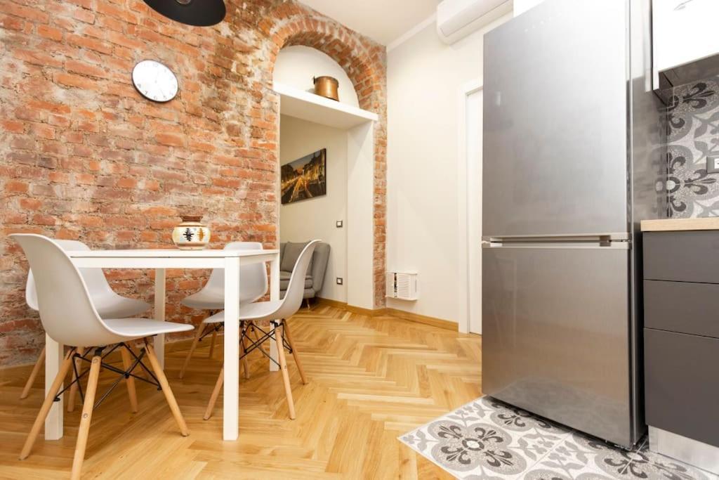 The Italian Design - 10 Minutes To Duomo Apartment Milan Exterior photo